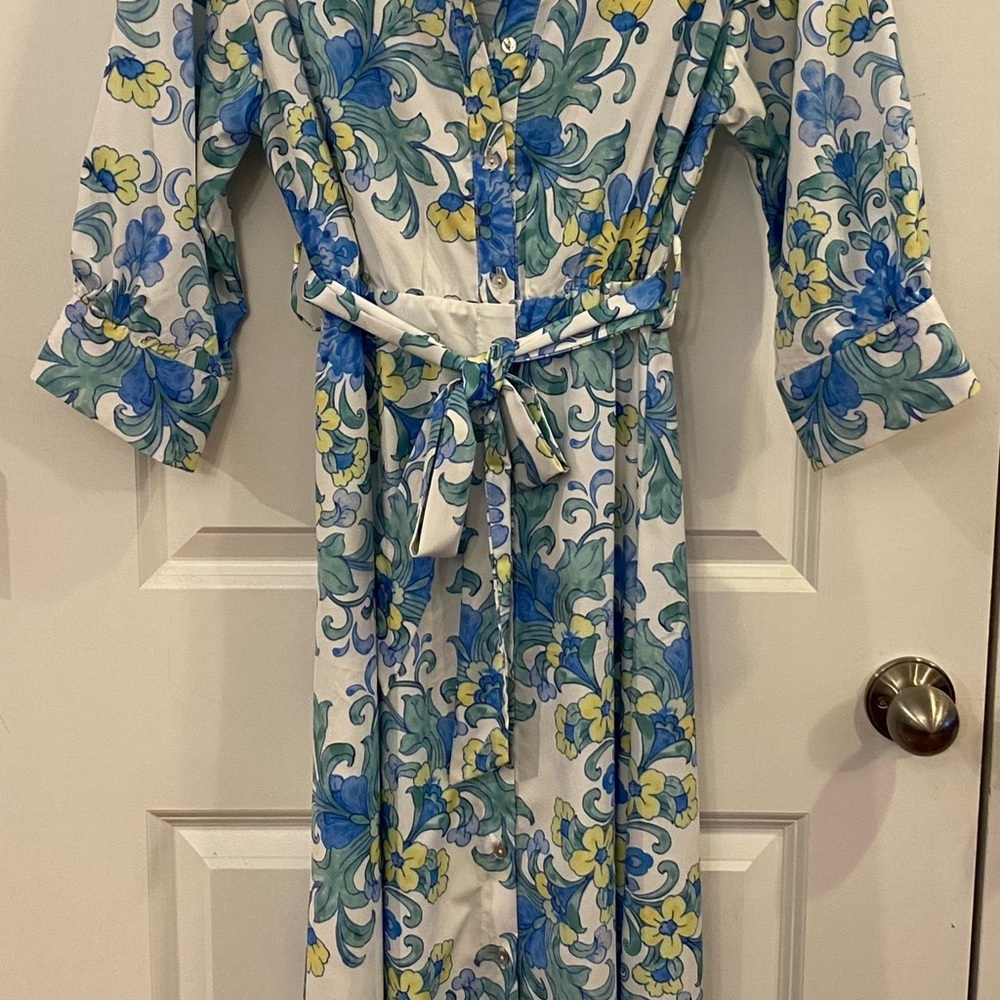 Sunday Up Dress Sz S Button Up w/Collar White w/Blue/Yellow/Green Floral Pattern